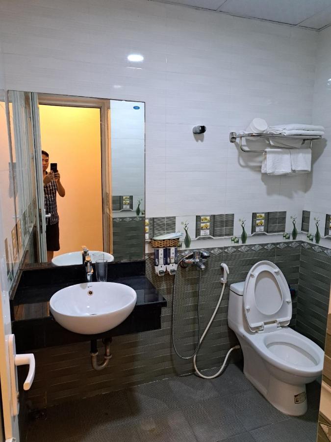 Aroma Cat Ba Sea View Hotel Dong Khe Sau Exterior photo